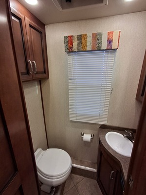 2015 FLEETWOOD BOUNDER photo 37
