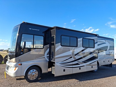 2015 FLEETWOOD BOUNDER photo 5