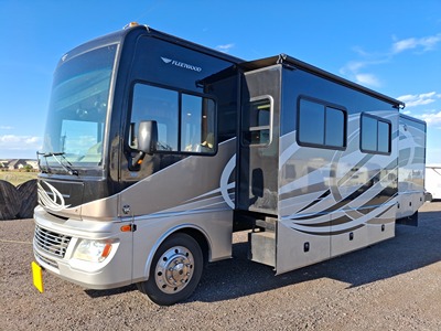 2015 FLEETWOOD BOUNDER photo 6