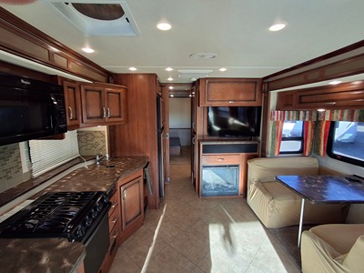 2015 FLEETWOOD BOUNDER photo 26