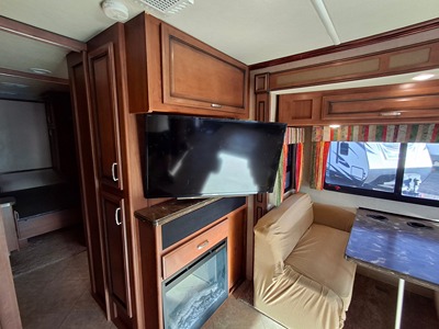 2015 FLEETWOOD BOUNDER photo 23