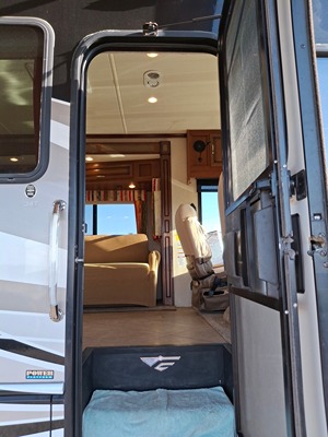 2015 FLEETWOOD BOUNDER photo 18