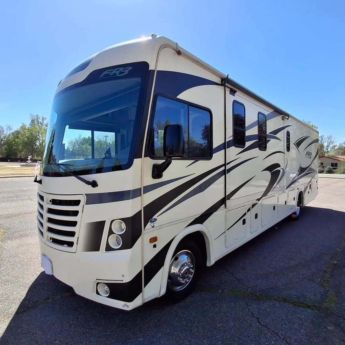 2021 FOREST RIVER FR3 exterior