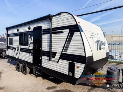 New 2026 Grand Design Momentum MAV 22MAV