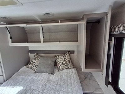 2023 THOR MOTOR COACH GENEVA photo 31