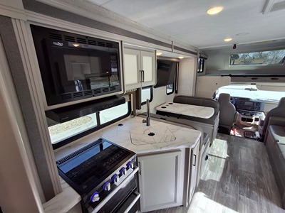 2023 THOR MOTOR COACH GENEVA photo 14