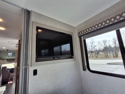 2023 THOR MOTOR COACH GENEVA photo 32