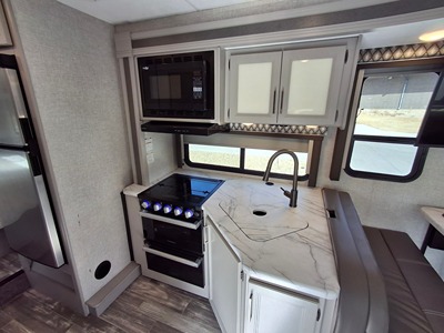 2023 THOR MOTOR COACH GENEVA photo 13