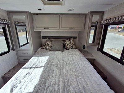 2023 THOR MOTOR COACH GENEVA photo 26