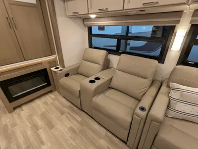 2027 Thor Motor Coach Windsport 36H photo 23