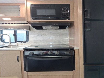 2021 WINNEBAGO MICRO MINNIE photo 23