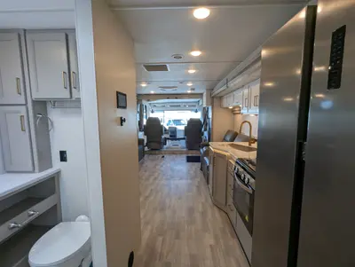 2025 Thor Motor Coach Windsport photo 42