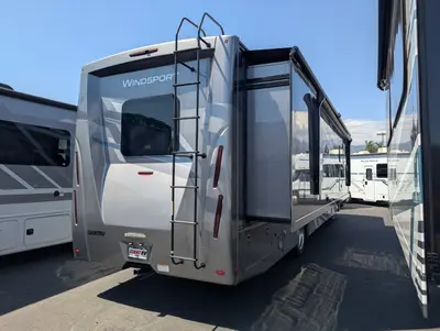2025 Thor Motor Coach Windsport photo 6