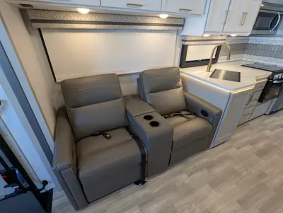 2025 Thor Motor Coach Windsport photo 20
