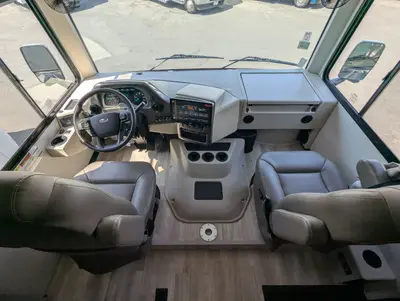 2025 Thor Motor Coach Windsport photo 13