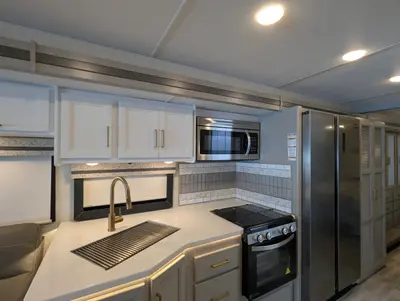 2025 Thor Motor Coach Windsport photo 26