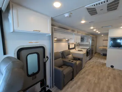 2025 Thor Motor Coach Windsport photo 19