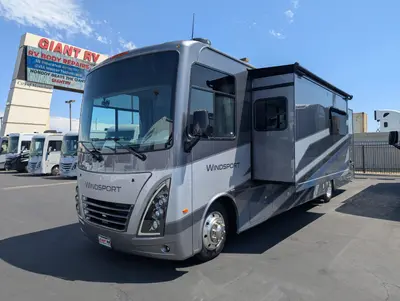 2025 Thor Motor Coach Windsport photo 3
