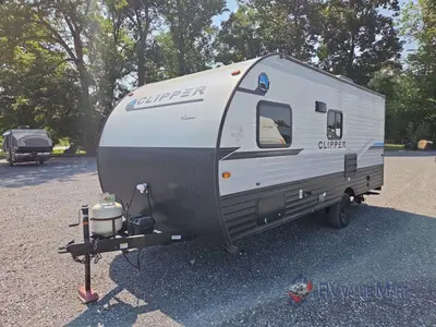 2022 Coachmen RV Clipper Ultra-Lite photo 4