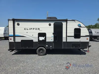 2022 Coachmen RV Clipper Ultra-Lite photo 9