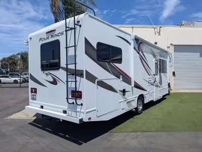 2020 Thor Motor Coach Four Winds 31W photo 5