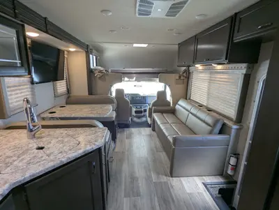 2020 Thor Motor Coach Four Winds 31W photo 28