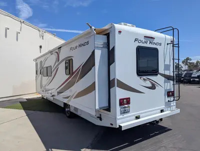 2020 Thor Motor Coach Four Winds 31W photo 4