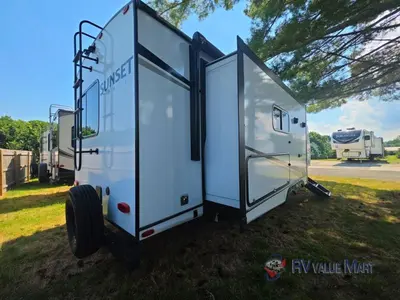 2024 CrossRoads RV Sunset Trail photo 4