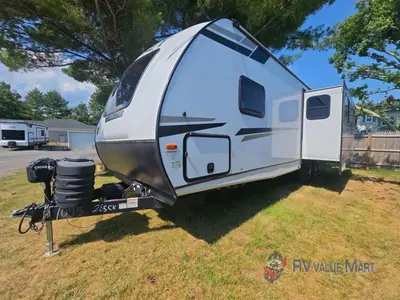 2024 CrossRoads RV Sunset Trail photo 2