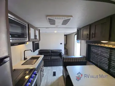 2021 Prime Time RV Avenger photo 11