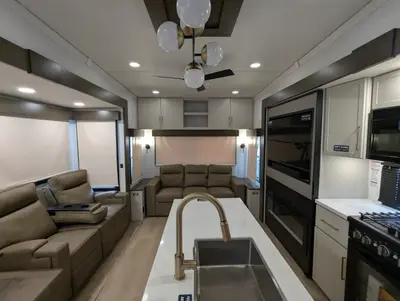 2027 Alliance RV Paradigm 310RL photo 34