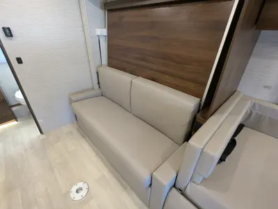 2022 Winnebago Navion Navion photo 24