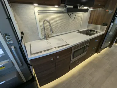2022 Winnebago Navion Navion photo 17