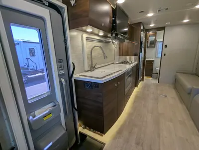 2022 Winnebago Navion Navion photo 16