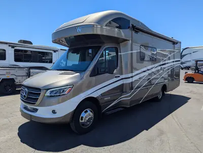 2022 Winnebago Navion Navion photo 4