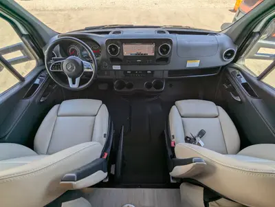 2022 Winnebago Navion Navion photo 10