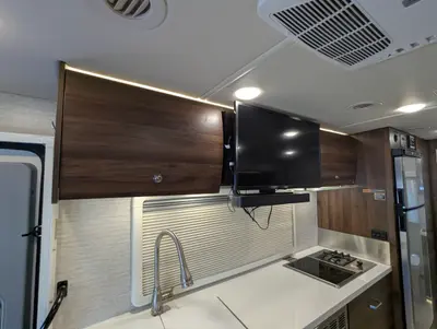 2022 Winnebago Navion Navion photo 18