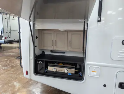 2027 Thor Motor Coach Windsport photo 12