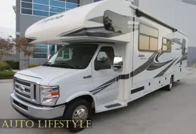 2015 JAYCO GREYHAWK photo 2