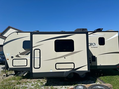 2019 FOREST RIVER FLAGSTAFF MICRO LITE photo 2