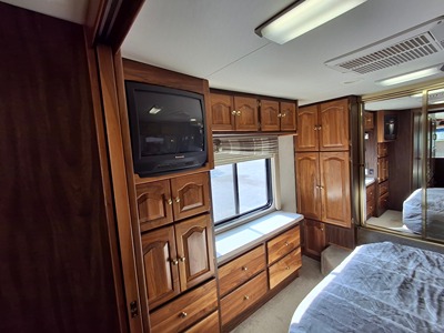 2003 TIFFIN MOTORHOMES PHAETON photo 26