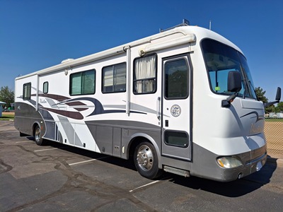 2003 TIFFIN MOTORHOMES PHAETON photo 2
