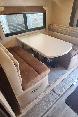2019 LANCE 855 photo 6