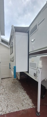 2019 LANCE 855 photo 2