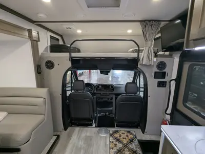 2024 Dynamax Corp Isata 3 Series 24FW photo 32