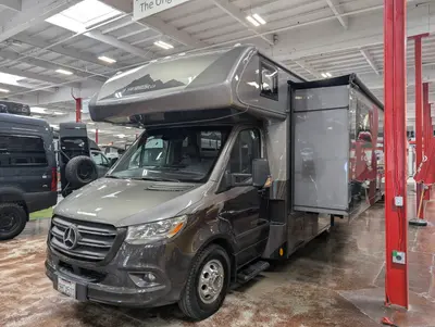 2024 Dynamax Corp Isata 3 Series 24FW photo 4