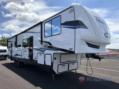 2026 Forest River RV Vengeance Rogue Armored photo 2