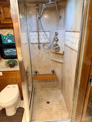 2016 TIFFIN MOTORHOMES ALLEGRO BUS photo 9