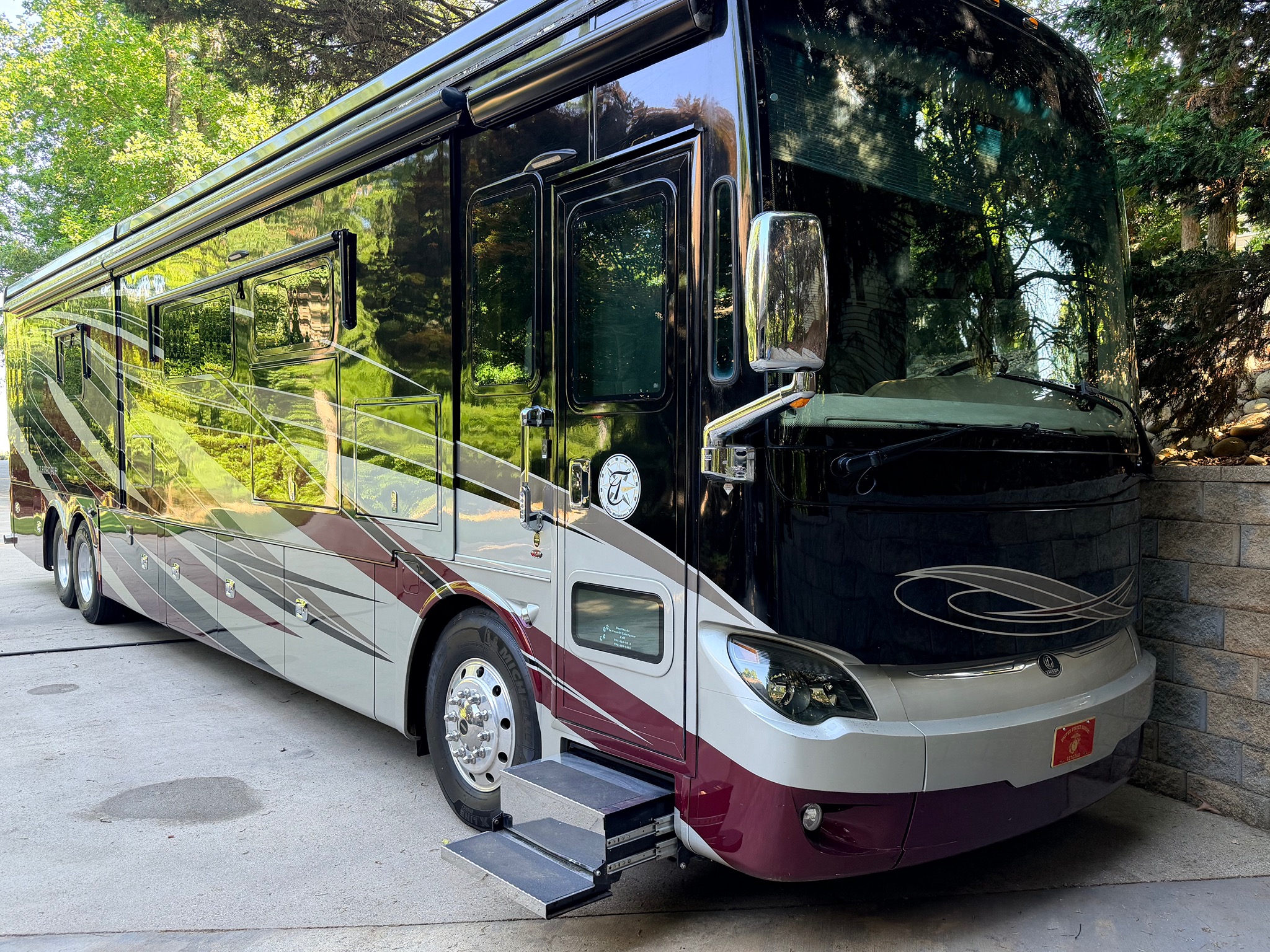 2016 TIFFIN MOTORHOMES ALLEGRO BUS exterior