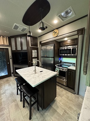 2019 GRAND DESIGN MOMENTUM photo 7
